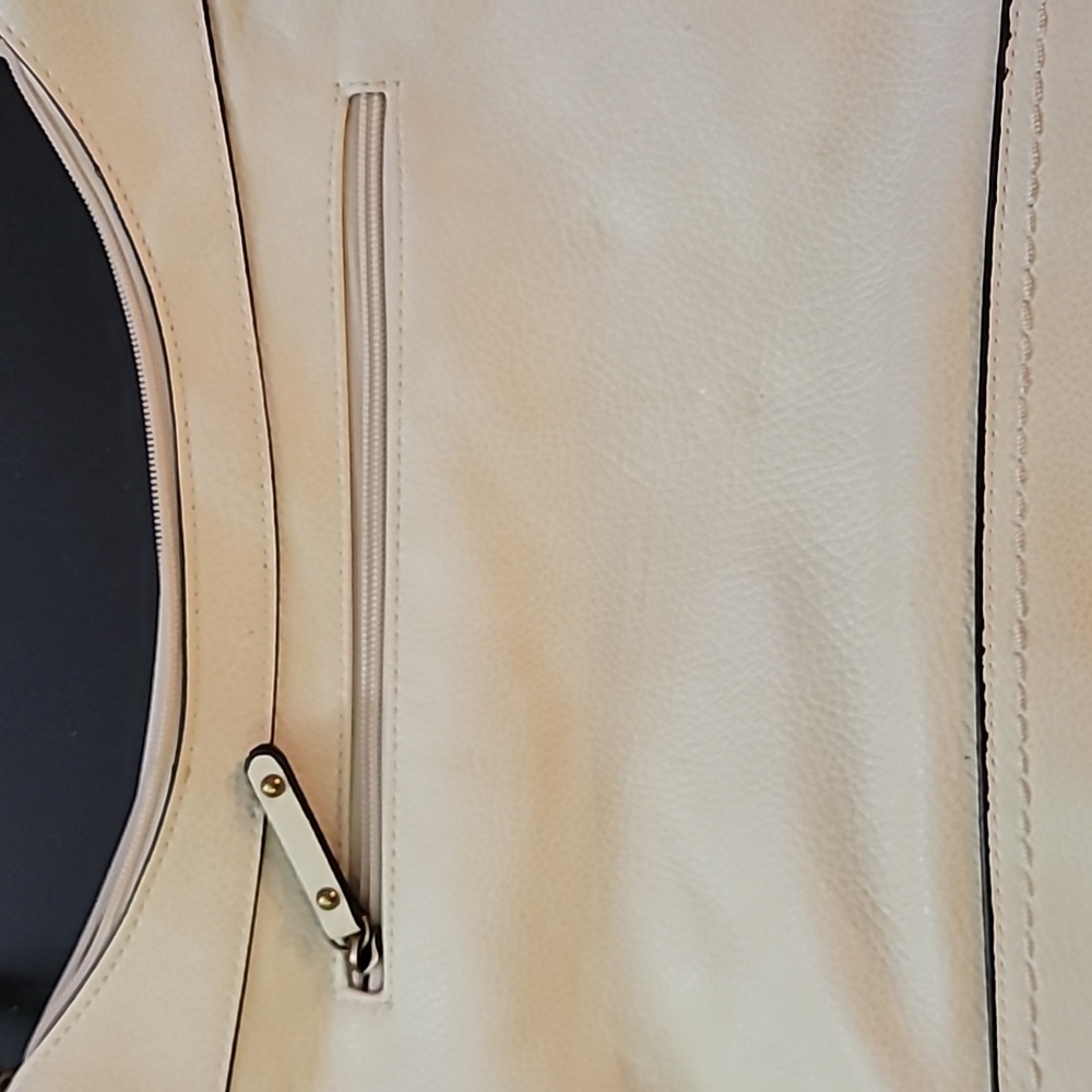 Large Purse - Picture 7 of 16